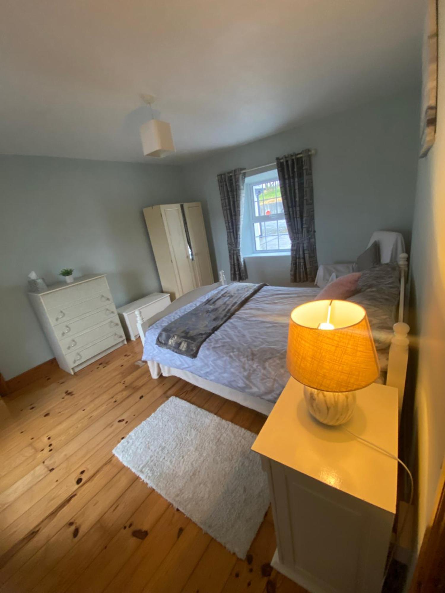 Cheerful 3 Bedroom Country Farm House Ennis Extérieur photo