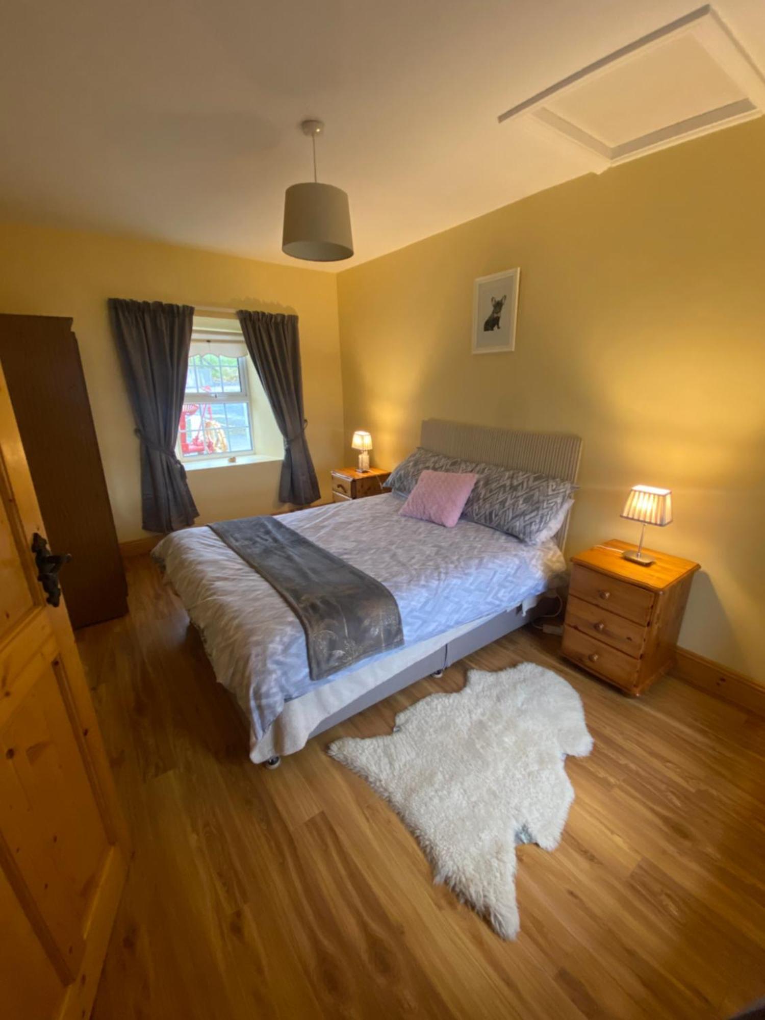 Cheerful 3 Bedroom Country Farm House Ennis Extérieur photo