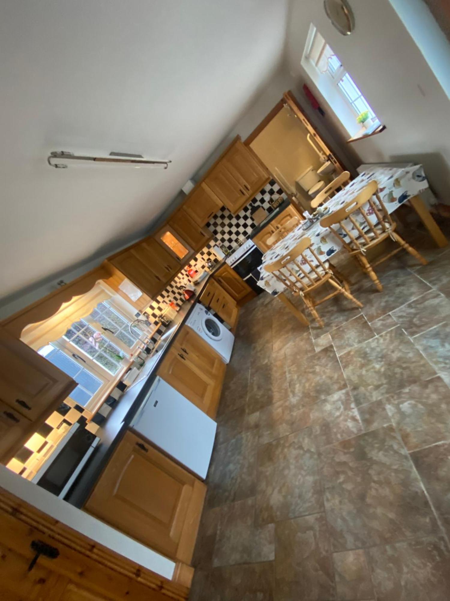 Cheerful 3 Bedroom Country Farm House Ennis Extérieur photo