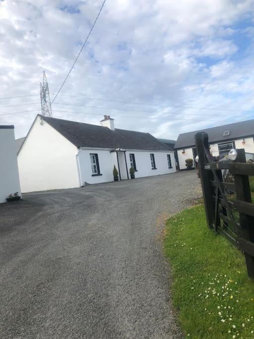 Cheerful 3 Bedroom Country Farm House Ennis Extérieur photo