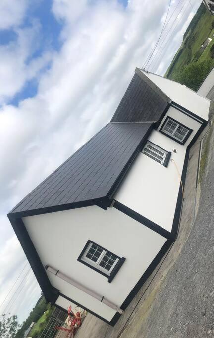 Cheerful 3 Bedroom Country Farm House Ennis Extérieur photo