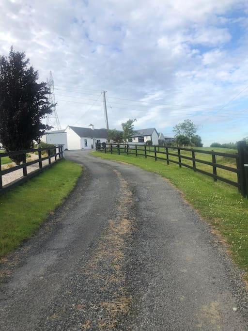Cheerful 3 Bedroom Country Farm House Ennis Extérieur photo