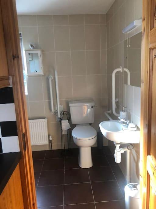 Cheerful 3 Bedroom Country Farm House Ennis Extérieur photo