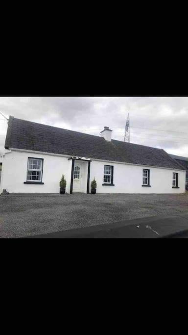 Cheerful 3 Bedroom Country Farm House Ennis Extérieur photo